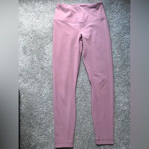 Trendy athleisure leggings